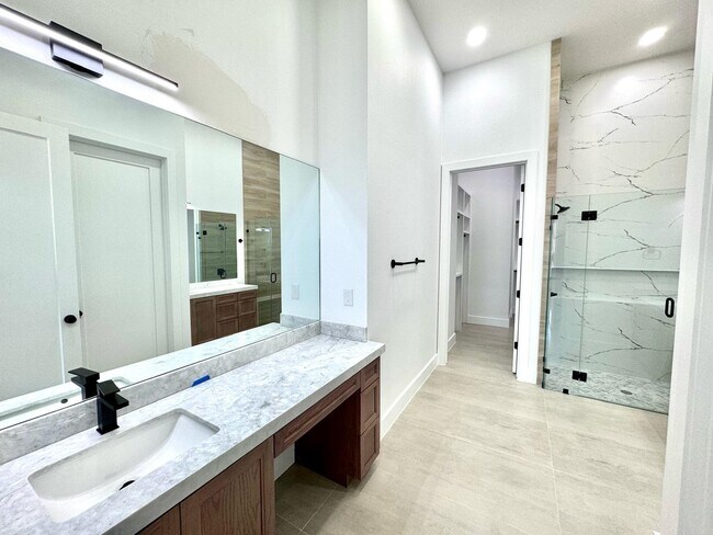 Building Photo - 2925 Fisher's Hill Loop