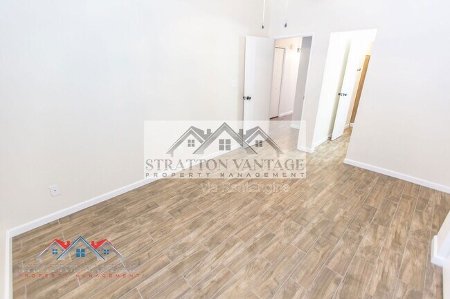 Building Photo - 20 S Buena Vista Ave