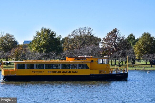 Building Photo - 73 G St SW