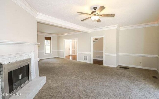 Building Photo - 809 Houndslake Dr