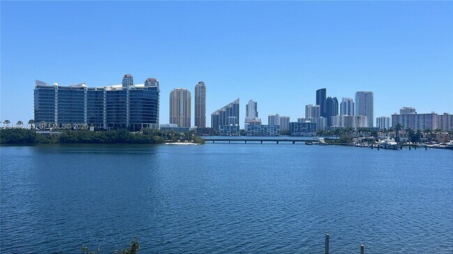 Building Photo - 3255 NE 184th St