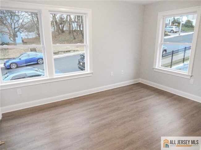 Building Photo - 502 Alpine St