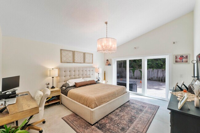 Building Photo - 6755 NW 75th Pl