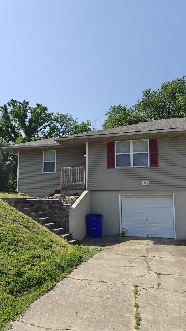 Building Photo - 325 NW 62nd Terrace