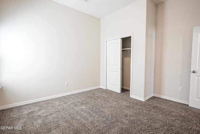 Building Photo - 13652 Glen Vista Ln