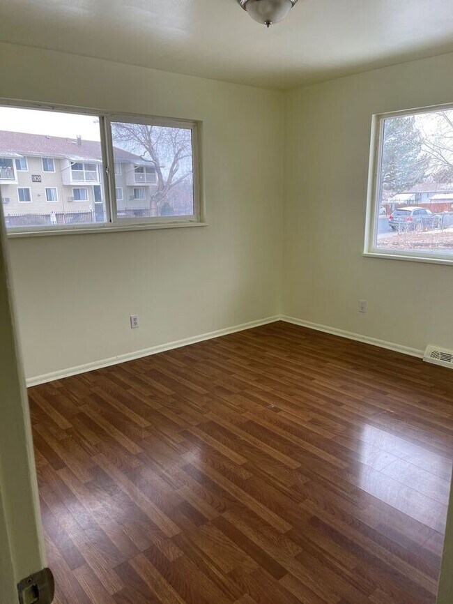 Building Photo - Good home, great location -- MUST SEE