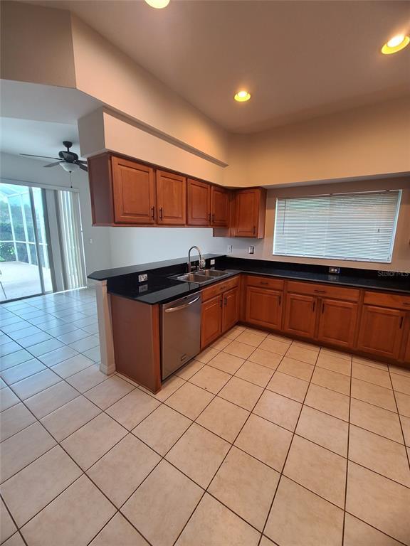 Building Photo - 10760 Plantation Bay Dr