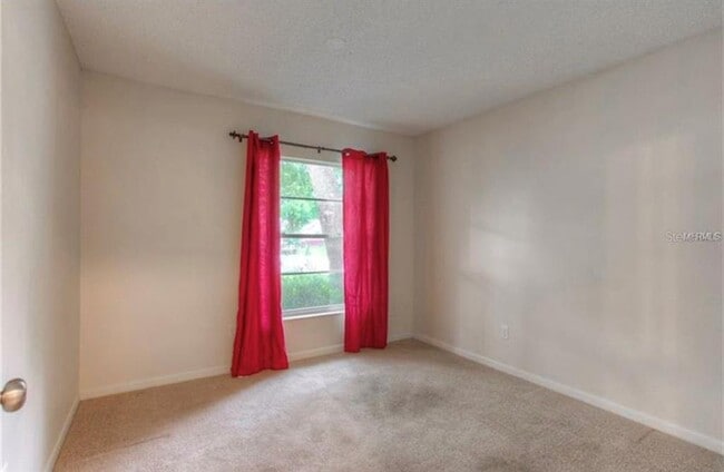 Building Photo - 1761 Lakeview Village Dr