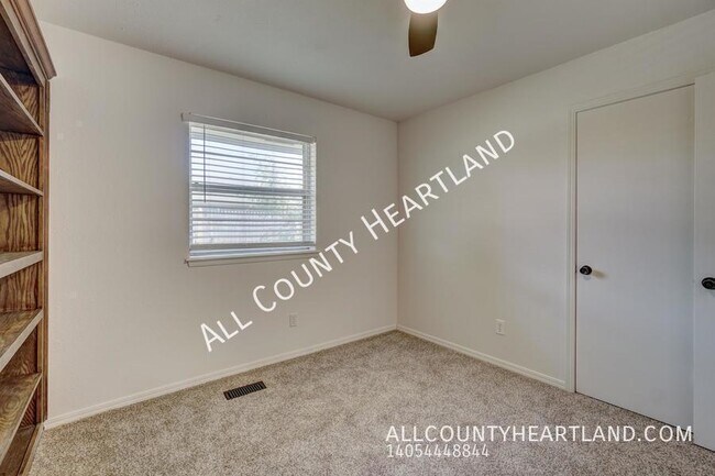Building Photo - 10333 Fairfax Ln