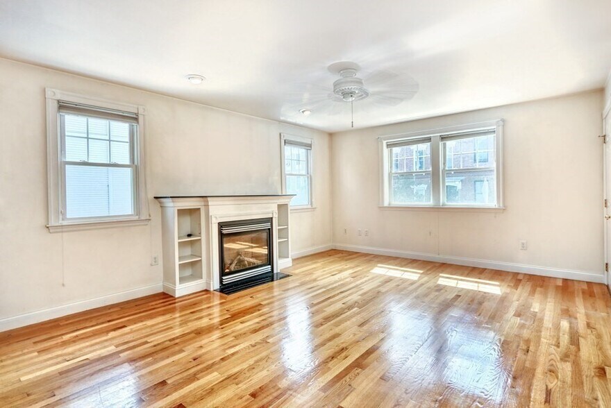 Building Photo - 277 Bunker Hill St