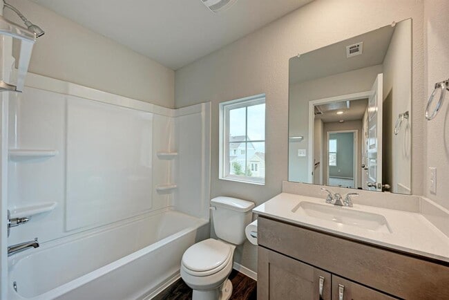 Building Photo - 158 Daylily Dr