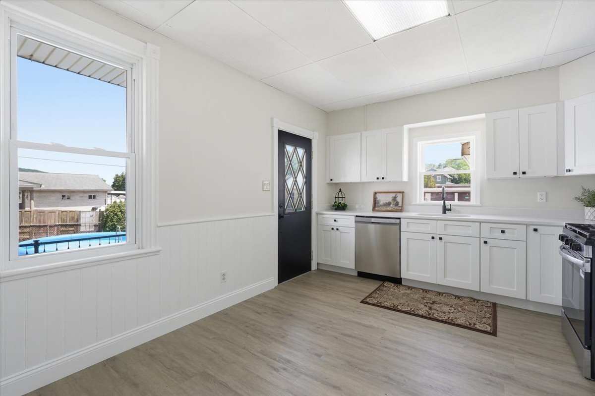 Building Photo - 315 2nd St