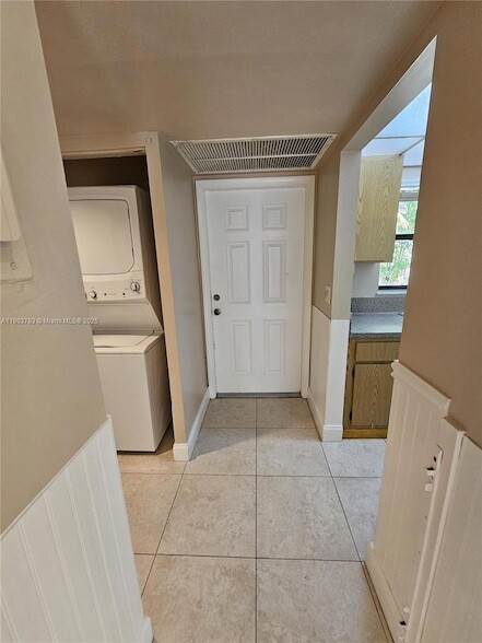 Building Photo - 1630 Sandpiper Blvd