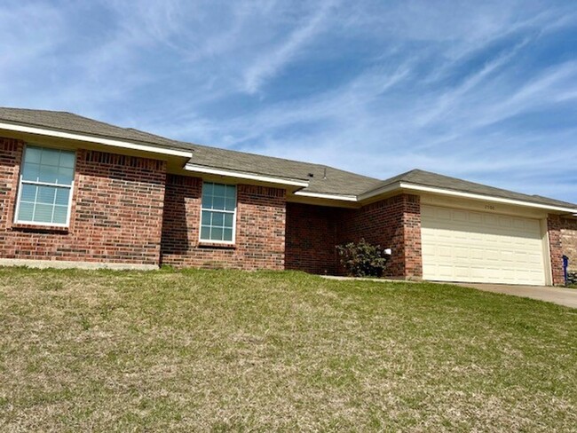 Building Photo - BEAUTIFUL HOME