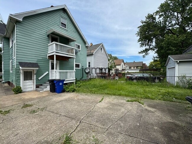 Building Photo - 3705 Cypress Ave