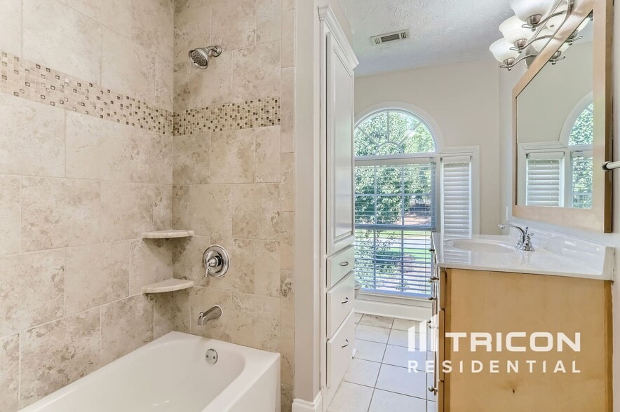 Building Photo - 105 Emerling Ln