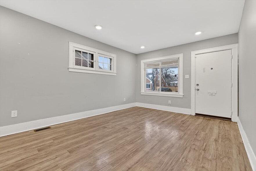 Building Photo - 16701 Tuller St