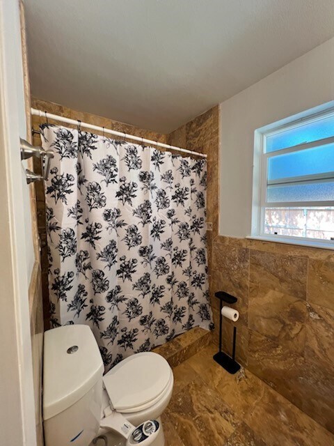 Building Photo - 5 Deerfoot Ct