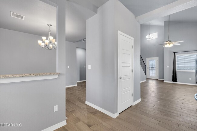 Building Photo - 8601 Polaris St