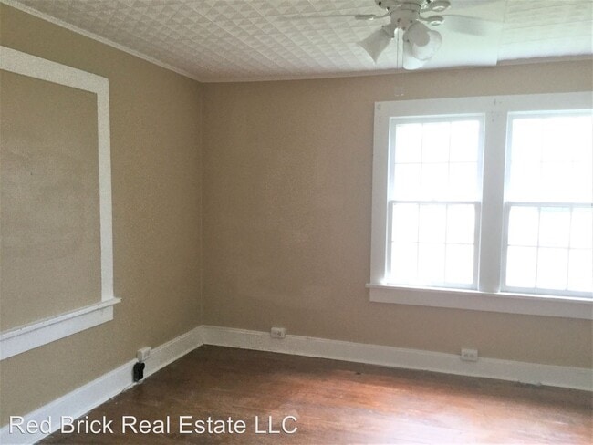 Building Photo - 408 S Center St