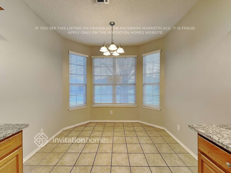 Building Photo - 3932 Overlake Dr