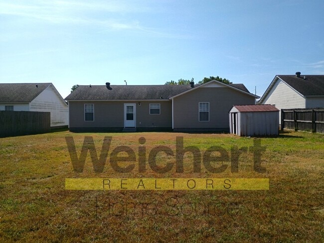 Building Photo - Charming 3-Bedroom Home with Spacious Yard...