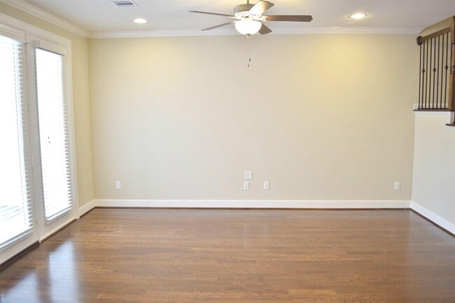 Building Photo - 215 Kendrick Pines Blvd