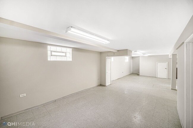 Building Photo - 3 Bed 2 Bath is West Elsdon neighborhood o...