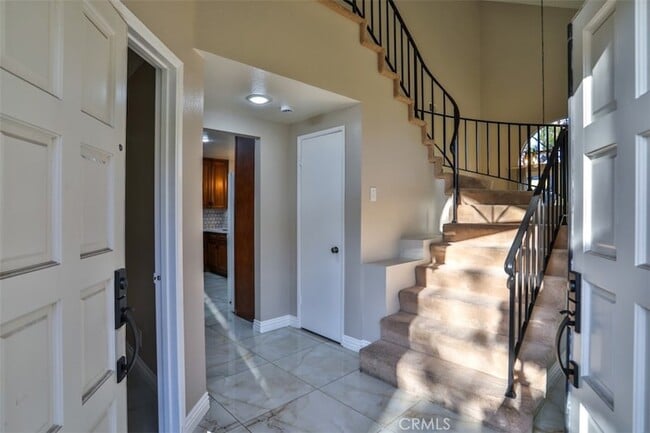 Building Photo - 176 Cll Renata