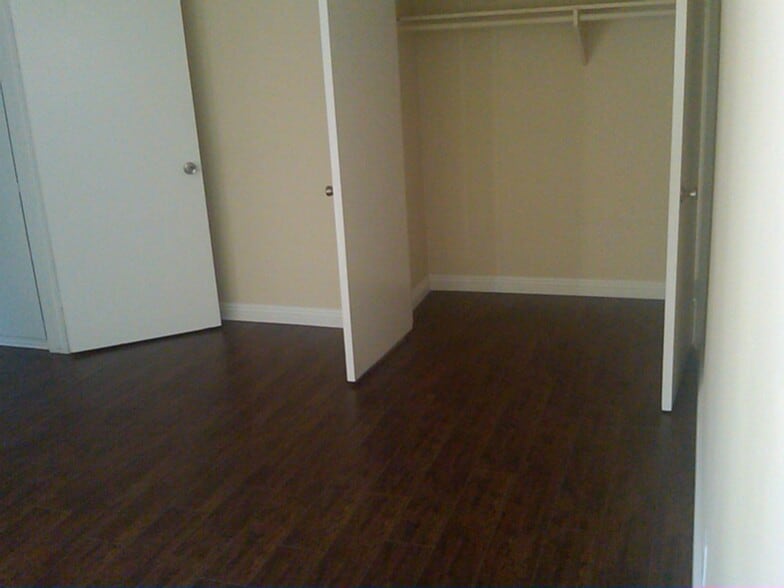 Building Photo - 1475 S Wooster St