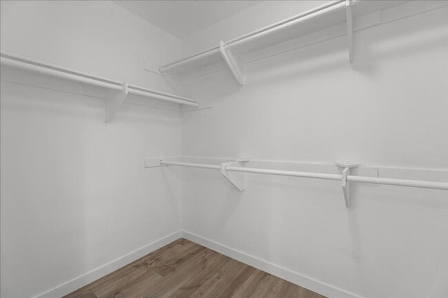 Building Photo - Fully Renovated 4 Bed 2.5 Bath Stunner In ...