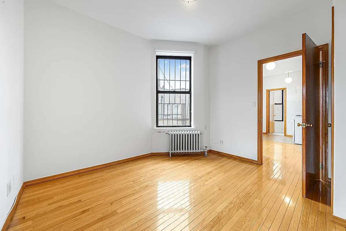 Building Photo - 63 E 7th St