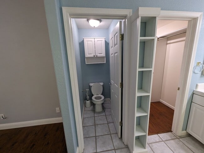 Building Photo - Beautiful 3bed 2.5bath 2 story home located in Rivergate Gated Community