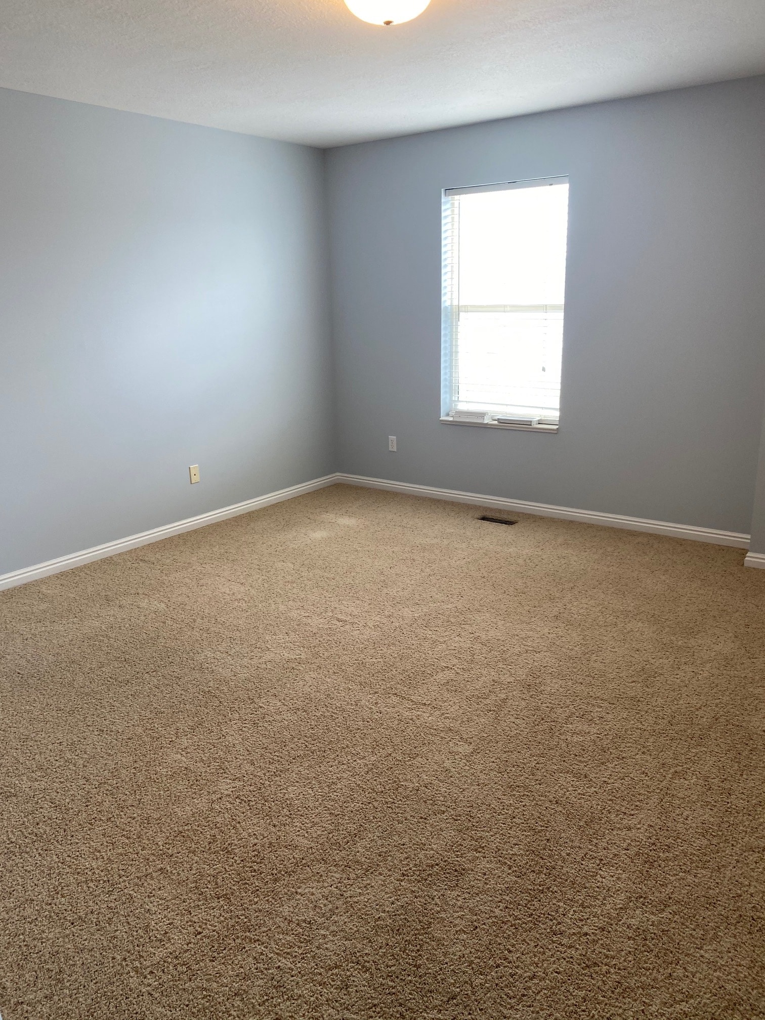 Building Photo - 498 Pheasant Ridge Dr