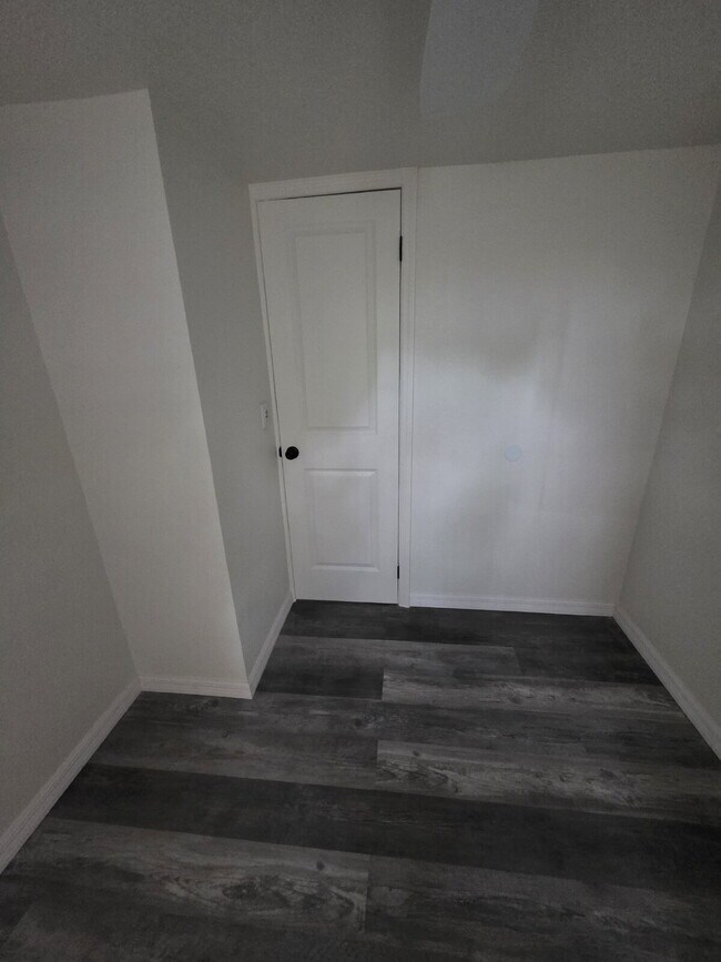 Building Photo - "Charming 2-Bedroom Gem in the Heart of Winter Haven – Your Cozy Retreat Awaits!"