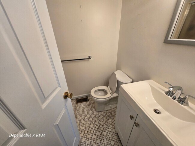 Building Photo - Stunning 2 Bd 2 Bath Townhouse in Wakefield w 2 parking spaces and 3 Levels of Living