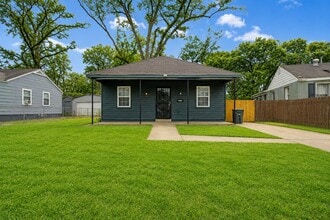 Building Photo - 3135 Mimosa Ave