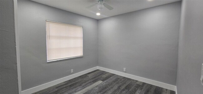 Building Photo - 8606 NW 35th St