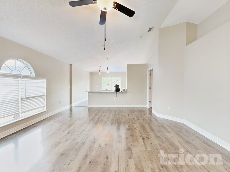Building Photo - 10610 Opus Dr