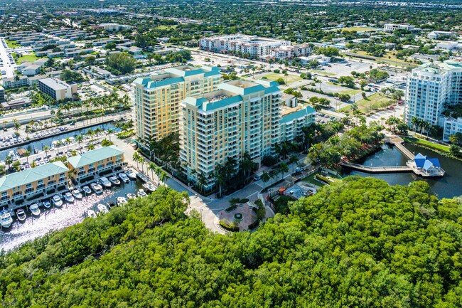 Building Photo - 700 E Boynton Beach Blvd