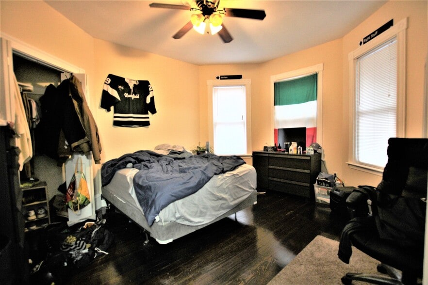 Building Photo - 17 Parker Hill Ave