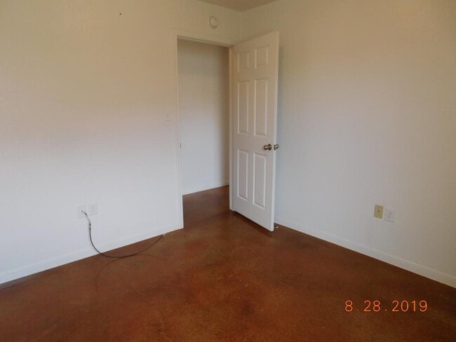 Building Photo - 1202 Cavalry Ln