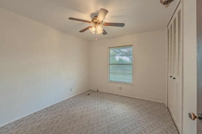 Building Photo - 7722 Pinebrook Dr