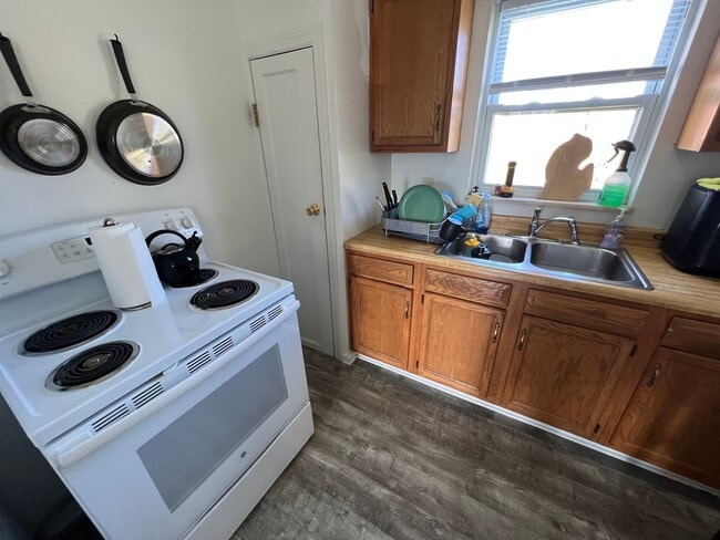 Building Photo - Charming Ranch Home in Peters Township – Huge Yard, Quiet Setting & Great Location!