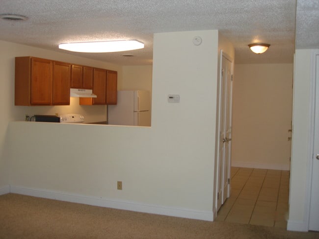 Primary Photo - 618 E Campus Dr