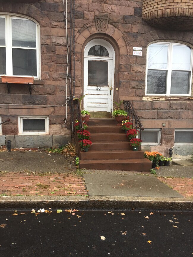 Building Photo - 43 First Street