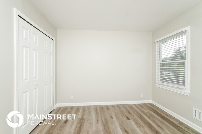 Building Photo - 10714 English Oak Ct