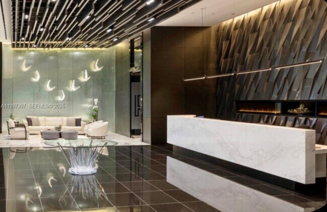 Building Photo - 851 NE 1st Ave