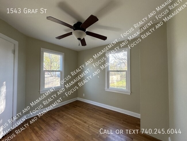 Building Photo - 1543 Graf St