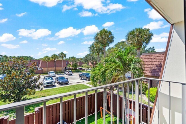 Building Photo - 3571 SW Sunset Trace Cir